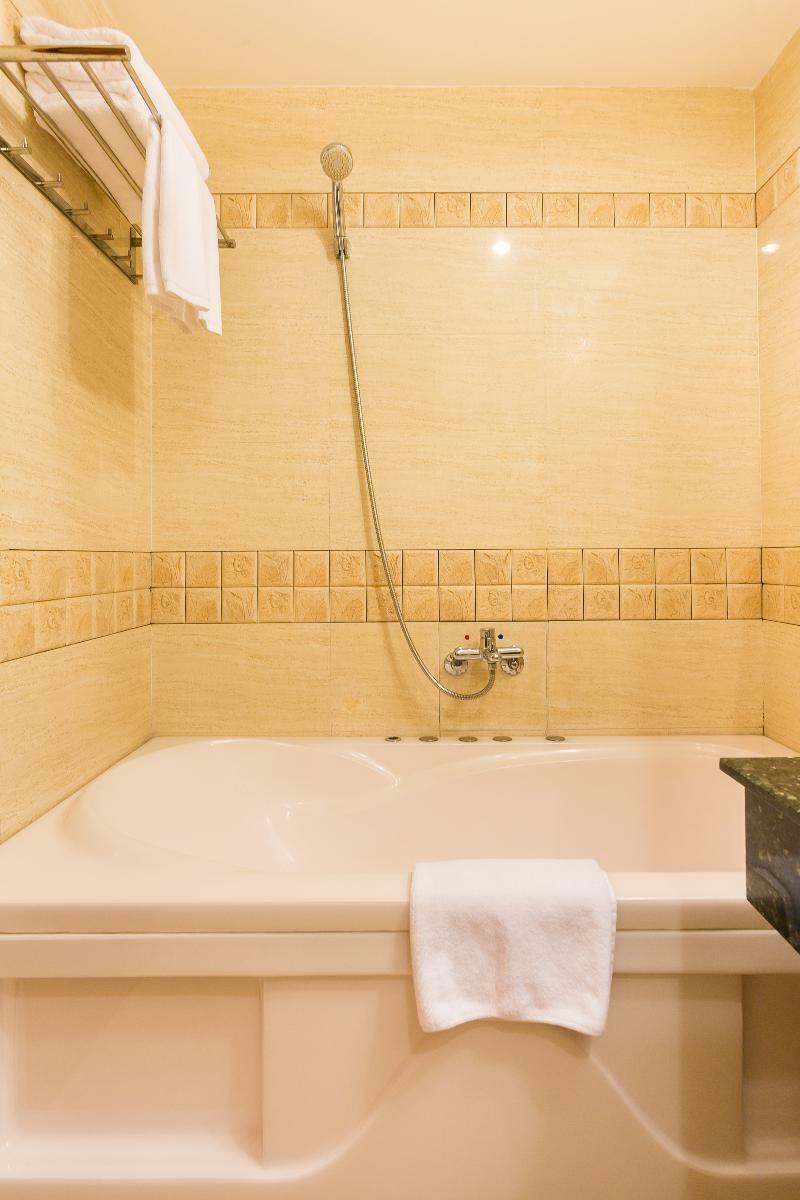 Khách sạn Boutique La Paix Sài Gòn 2*